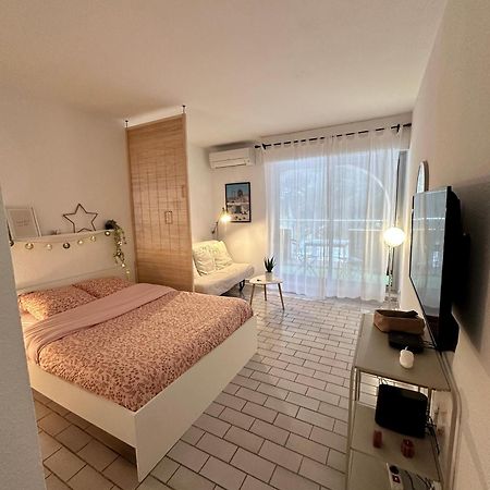 Studio Sur Le Port De Hyeres - A 2Min Des Plages, Clim & Balcon Bagian luar foto
