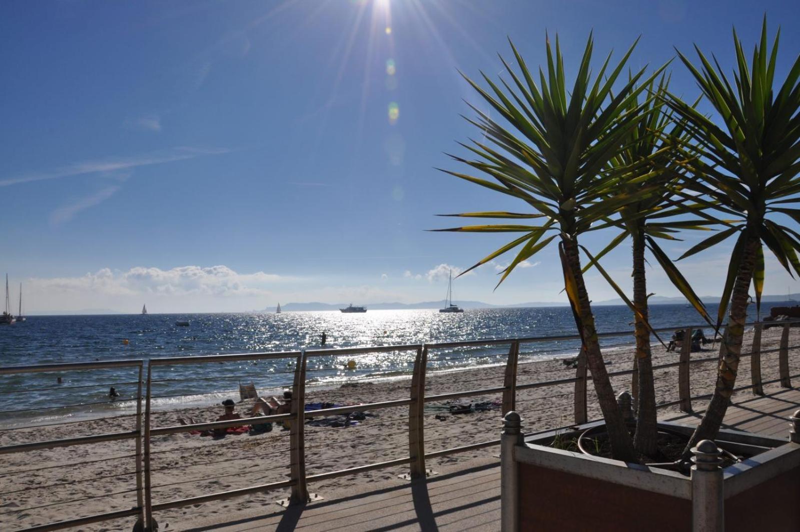 Studio Sur Le Port De Hyeres - A 2Min Des Plages, Clim & Balcon Bagian luar foto