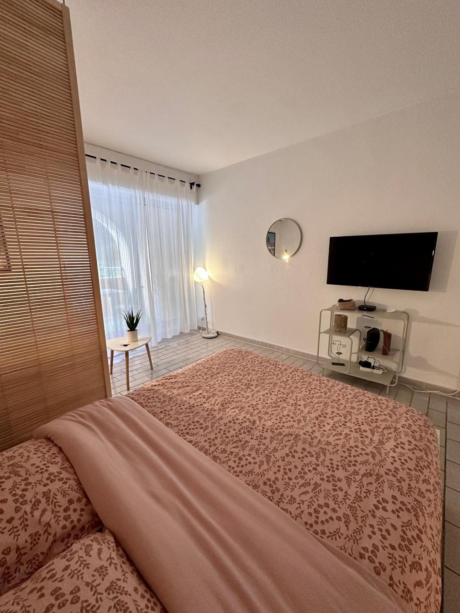 Studio Sur Le Port De Hyeres - A 2Min Des Plages, Clim & Balcon Bagian luar foto