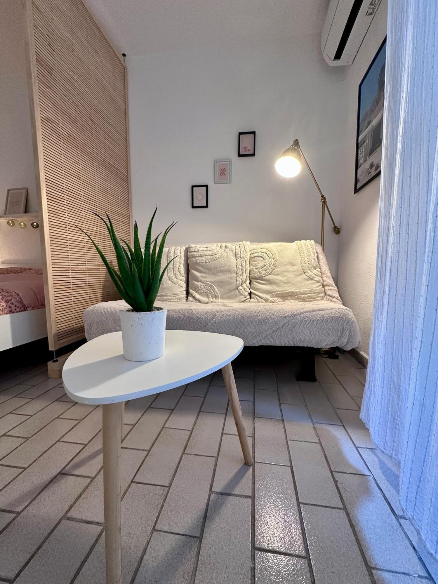 Studio Sur Le Port De Hyeres - A 2Min Des Plages, Clim & Balcon Bagian luar foto
