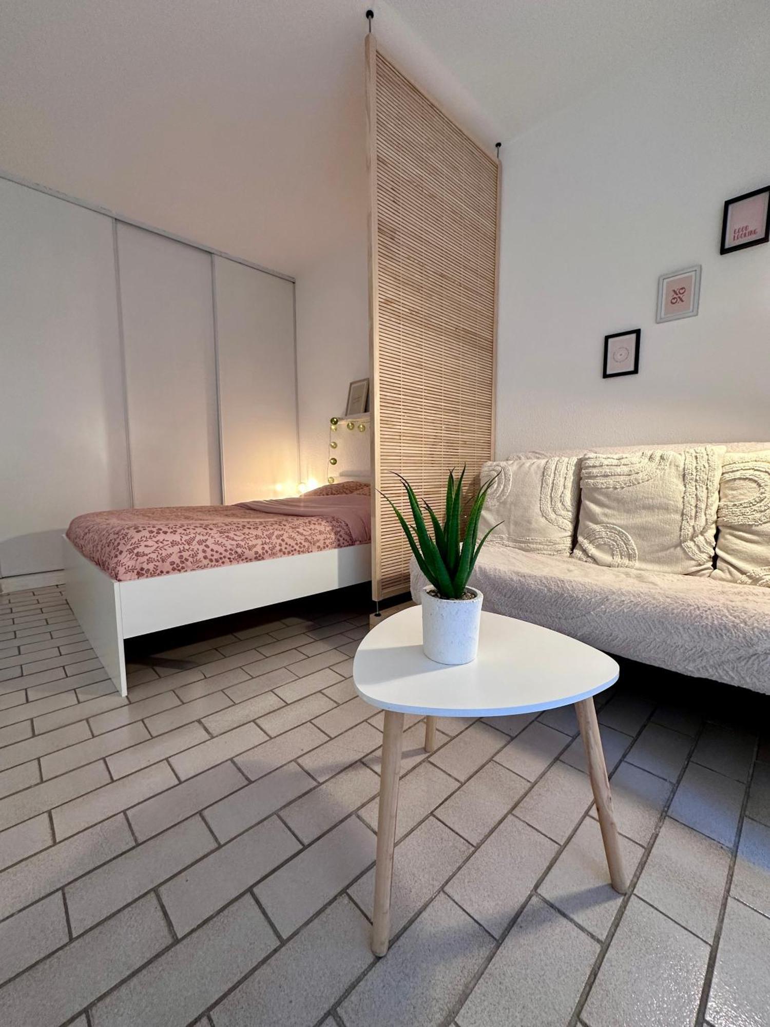 Studio Sur Le Port De Hyeres - A 2Min Des Plages, Clim & Balcon Bagian luar foto